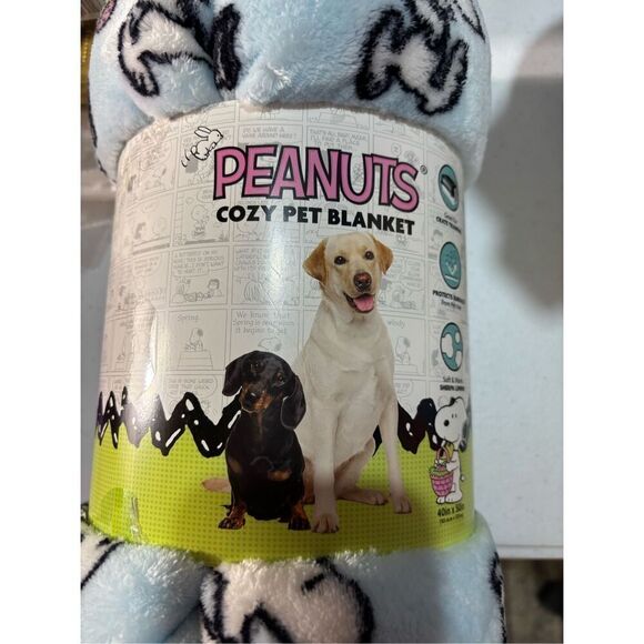 Peanuts Snoopy Easter Pet Blanket 40in x 50in (101.6cm x 127cm) - Picture 1 of 4
